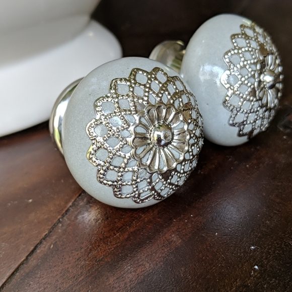 Beautiful ceramic & metal knobs (set of 2) - Picture 3 of 4